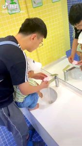 Ready stock 20pcs Rm1Disposable Hand Soap Tablets Hand Washing Carry Paper Sabun Cuci Tangan Kertas 现货洗手片一盒20片