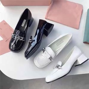 MIU Giày nữ Mary Jane retro Pháp mùa hè gót dày cao gót mũi vuông giày da thật giày đơn giày da nhỏ cho nữ giày gót giữa