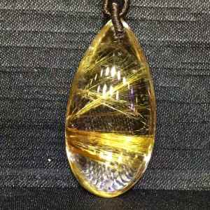 Pure natural titanium crystal drop pendant ✨\ud83d\udc8e crystal clean water head foot cats eye effect super flash the collection of pure white body titanium crystal which means fortune and peace all the best money rolling in! Size: 36*18*12.5mm.