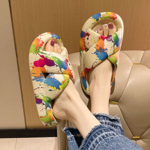 [Free Shipping] WomenS Summer Outdoor Slippers 2025 New Style Fashionable Graffiti Print Criss-Cross Design Thick Sole Non-Slip Beach Sandals