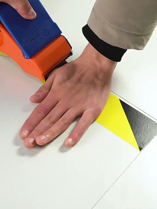 Sàn băng dính đánh dấu an toàn màu vàng và đen 300m x 50mm băng dính đánh dấu cuộn băng cảnh báo để phân định khu vực nguy hiểm rõ ràng