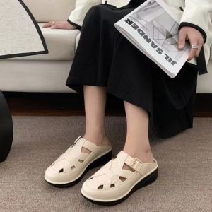 Free Shipping New Four-Season Open-Toe Slippers With A Hollowed-Out Design Thick Soles Suitable For Both Indoor And Outdoor Wear Casual WomenS Home Slippers Fashionable Half-Slipper Style