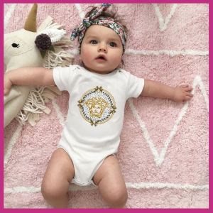 Bộ đồ liền thân ngắn tay bằng cotton cho trẻ sơ sinh thoáng khí và dễ thương