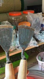 Dầm làm cỏ xới đất trồng cây lưỡi sắc bén