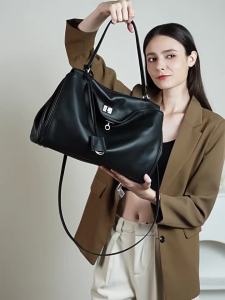 26 New Rodeo Large-capacity smooth calfskin tote bag with lock clasp for commuting can be worn as a shoulder or bag