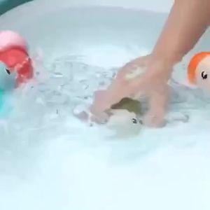 Baby bath toys! Childrens bathing baby turtles baby playing toys