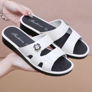Thick-soled Slippers Indoor and Outdoor Mom Shoes Visual Chic Fashion Styling Comfort Non-slip