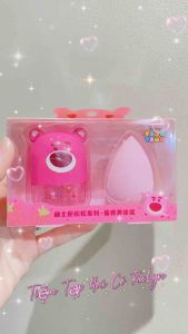 Mút trang điểm Miniso hình giọt nước màu hồng hoạ tiết Gấu Lotso công dụng kép sử dụng cả khô và ướt ( Hàng Có Sẵn)
