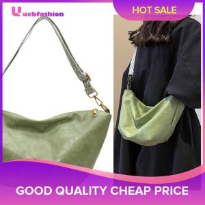 Versatile Women Cross Body Bag with Ample Space and Minimalist Style for Travel and Daily Activities