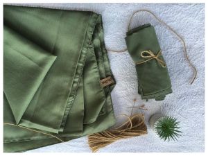 kerudung jilbab segi empat bahan PARIS VOAL PREMIUM anti letoy tebal berkualitas warna hijau matcha / sage green