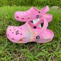รองเท้าแตะแบบสวมCrocs คลาสสิก ของผู้หญิง และ ผู้ชาย มาใหม่สวย. 