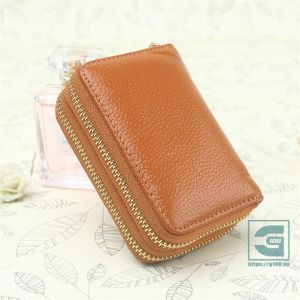 Ví da đựng thẻ ngân hàng và chìa khóa cầm tay