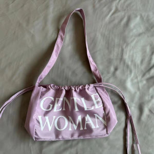 ＜1118＞ 2024 รุ่นใหม่ gentlewoman กระเป๋าเกี๊ยวขนฟูลงกระเป๋าสะพายแฟชั่นกระเป๋าถือกระเป๋าใส่ของ