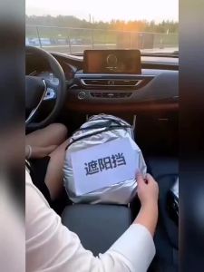 汽车遮阳前挡不透光可折叠夏季防晒隔热防紫外线挡板神器