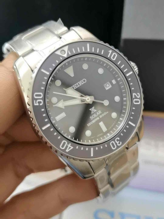 Seiko Prospex SOLAR Diver’s 200M Sports Men's Watch Japan  Metal Strap - 38.5mm (SNE569)
