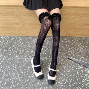 Tất Với Họa Tiết Nơ Cực Quyến Rũ Dễ Dàng Kêt Hợp Với Nhiều Outfit Của Các Chị Em Thu Hút Ánh Nhìn Xung Quanh