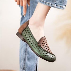 Vintage Non-Slip Shoes For Middle-Aged And Elderly Mothers 2026 Spring/Summer New Soft Leather WomenS Sandals Breathable Flat Hole Shoes