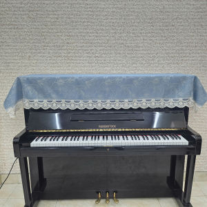 Phủ Xanh Họa Tiết Ánh Vàng