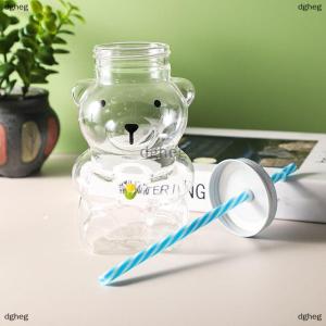 [COD] dgheg ถ้วยหมี ถ้วยฮันนี่แบร์พลาสติก ถ้วยพลาสติกพร้อมฝาปิดและหลอด แก้วน่ารักหมีจิบกาแฟเบียร์ไวน์