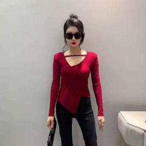 Ammin Áo thun in Chấm Bi Polka tay áo dài cổ chữ V Cây Thập Tự đơn giản cut-out thời trang cổ chữ V áo thanh lịch xẻ tà phong cách hàn quốc nữ