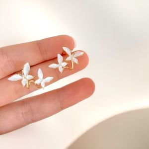 Fashionable Ring Gift 法式复古滴油蝴蝶耳钉女设计感小众个性独特时尚气质百搭耳环耳饰