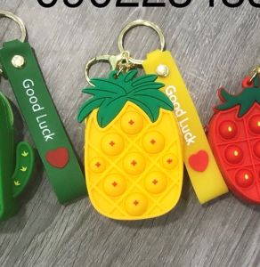 Ví móc khóa Pop it mẫu mới nhất 2021 - tặng kèm 1 dây cuộn tai nghe/ dây sạc điện thoại