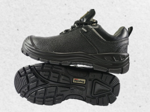 FLYWING FW301 Low-Cut Safety Shoes – 200J Composite Toe Sleek Design & Secure Laced Fit