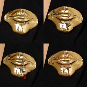 UNIITY Gift Exaggerated Lip Brooches Cloth Decoration Party Clothing Abstract Mouth Brooch Personality Mouth Jewelry Badge Women and Men