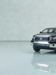 2026 1:32 Toyota Tundra off road alloy diecast SUV truck model sond & light toy Miniature collection ornaments gift for childrens