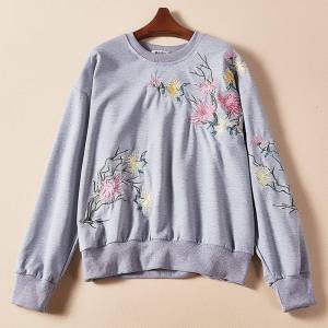 Áo nữ cổ tròn dài tay thêu hoa