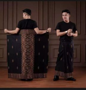 SARUNG BATIK PINTU ACEH SARUNG BATIK PEKALONGAN