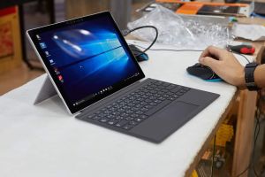 Microsoft Surface Pro 7 Nhập Khẩu Mỹ .  Intel® Core™ i5 -I7-1035G4 Tặng Kèm Typer Cover & Sạc Microsoft Chính hãng Tại PlayMobile