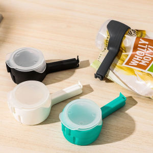 Plastic Food Bag Seal Clamp with Outlet Nozzle Fresh-keeping  Moisture Convenient To Pour