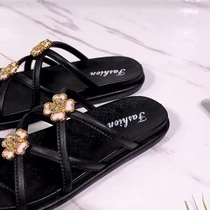 [Free Shipping] Floral Cross-Strap Womens Summer New Fashionable Flat Non-Slip Casual Soft Sole Comfortable Beach Sandals