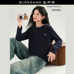 Giordano Women Bouquet embroidery crochet trim crewneck tee Free Shipping 18326724