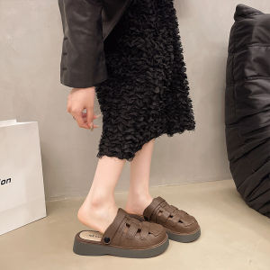 LKShoes ปังมากแม่ รองเท้าแตะแบบสวมเปิดส้นแฟชั่น ทรงสวยเรียบเก๋ โทนสีเอิร์ธโทน ใส่ได้หลายโอกาส แมทช์ชุดง่ายมาก ราคาดี ราคาปังไม่ไหว รุ่นนี้ดีเทลเก๋ ไม่อยากพลาด จิ้มเลยแม่