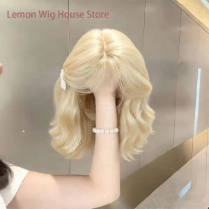 Tóc giả tổng hợp gợn sóng màu vàng nhạt với tóc mái Tóc ngắn xoăn Lolita Tóc giả cho phụ nữ Bữa tiệc hàng ngày Cosplay Tóc giả thời trang chịu nhiệt2026