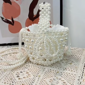 กระเป๋าถือติดลูกปัดผูกโบว์ไข่มุกเทียมหรูหราสำหรับผู้หญิงกระเป๋าสะพายไหล่คาดลำตัวอเนกประสงค์พร้อมกระเป๋าทรงถังผูกโบว์