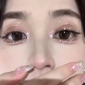 💯正品现货💯靓妮诗 果冻眼影棒 珠光 细闪 自然 修容 高光 不晕染 懒人 新手 持妆眼影 Liangnishi Jelly Eyeshadow Stick Pearlescent Fine Shimmer Natural Contour Highlight Non-smudge Lazy Beginner Long-lasting Eyeshadow