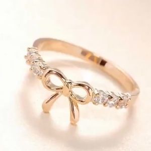 Sadyye Cincin Titanium Anti Karat Wanita Emas Perak Desain Pita Hias Berlian