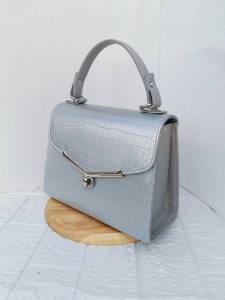 กระเป๋าผ้าไทย ทรงกล่อง 10 นิ้ว ลายพรพิมล พร้อมสาย อะไหล่เงิน