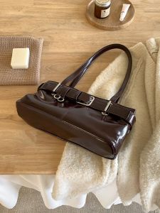 Molasses Bag - Berry กระเป๋าสะพายไหล่ผู้หญิง กระเป๋าสะพายข้างผู้หญิงสไตล์มินิมอล มี 4 สี