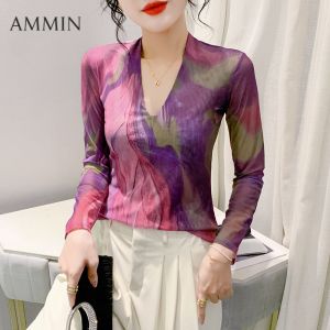 Ammin Áo thun dài tay in họa tiết hình học Cổ Chữ V đơn giản 2024 mùa xuân và mùa thu áo nhuộm kiểu cột thắt nữ định vị phong cách Hàn Quốc Chữ R in graffiti tay phồng lưới thường ngày áo Áo Blouse thanh lịch ngoại cỡ