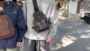 กระเป๋าเป้สะพายหลังกระเป๋าคาดหน้าอกกีฬาอเนกประสงค์มีหลายช่องกระเป๋าไนลอนกันน้ำสำหรับผู้หญิงผู้ชาย