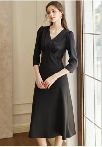 Đầm Đen Dài Tay Cổ Chữ V Thanh Lịch Tôn Dáng Chuẩn Nét Đẹp Quý Cô Hiện Đại