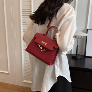 Tsion พร้อมส่งจากไทย กระเป๋าเเฟชั่นเกาหลี สายปรับระดับได้ เอาอยู่ทุกลุคทุกสไตล์ จุของได้กําลงดี คอลเลคชั่นดีๆเเบบนี้ควรมีติดตู้ไว้น้า ก่อนสินค้าหมด