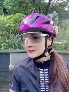 Giant Liv Hurricane Photochromic Cycling Sunglasses for Women UV Protection Windproof Sports Glasses for Road Bike and MTB.