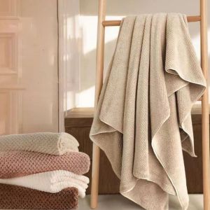 CUNXIN Microfiber Coral Fleece Bath Towel Absorbent Pineapple Plaid Beach Towel Household Thickened Pool Towel Bathroom