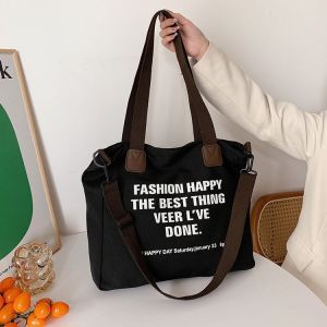 NQshop มาใหม่  กระเป๋าผ้าแฟชั่นหญิง  เป็นงานผ้า เปื้อนก็ซักได้ ทรงสวย ใบใหญ่ใส่ของได้เยอะ สีสันคุมโทนแมทช์ง่าย เข้ากับทุกการแต่งกาย รุ่นนี้ปังมาก สั่งเลย