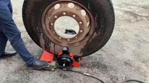 Heavy-Duty Tire Clamp for Truck Tyre Changing Professional Dismounting & Repair Tool Sturdy Clamping Machine for Commercial Tire Service